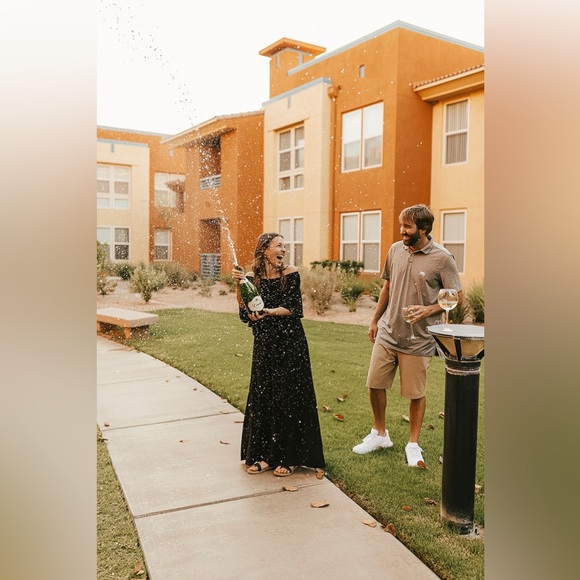 Meet your Posher, Kris🙋🏻♀️ - Picture 13 of 17